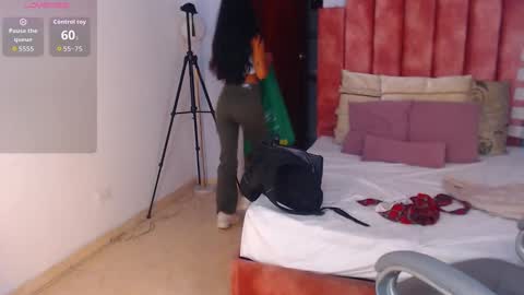 Snapshot of milaa_star chatting on 10/01/25, 04:07 milaa_star online show from 10/01/25, 04:07