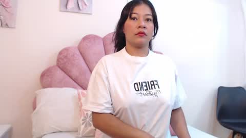 Snapshot of milaaadams chatting on 06/17/26, 11:12 mila online show from 06/17/26, 11:12
