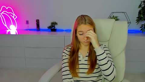 Milla online show from 10/09/25, 05:38