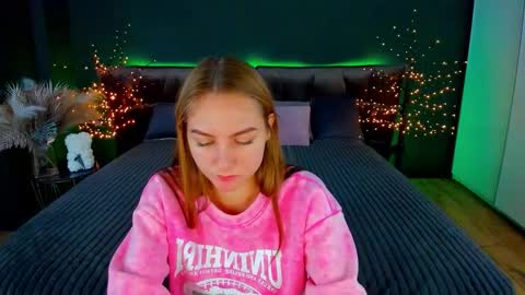 Milla online show from 11/29/25, 07:11