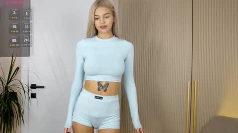 Mila and u can call me sweet bunny online show from 10/17/25, 10:07