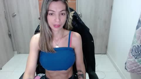 milacoxx8819 online show from 02/11/25, 11:54