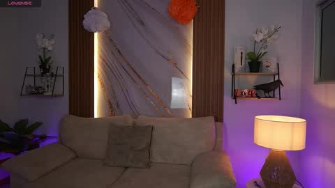 milacrave online show from 11/05/25, 11:32