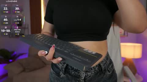 milacrave online show from 11/13/25, 11:31