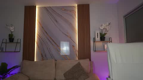 milacrave online show from 12/16/25, 11:37