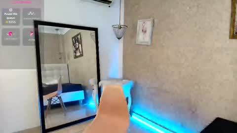 miladiosa online show from 10/23/25, 12:15