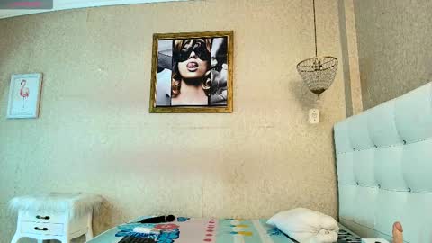 miladiosa online show from 11/11/25, 12:05