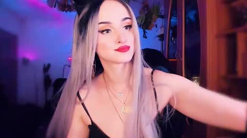 Snapshot of miladyjolie chatting on 02/07/25, 02:29 MiladyJolie online show from 02/07/25, 02:29