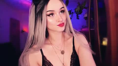 Snapshot of miladyjolie chatting on 02/19/25, 04:44 MiladyJolie online show from 02/19/25, 04:44