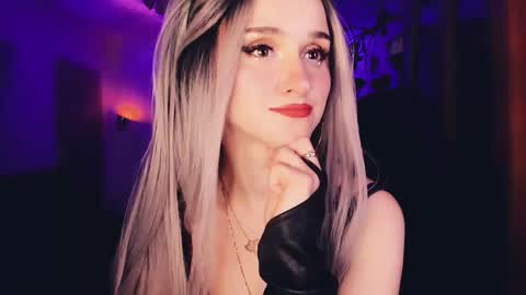 Snapshot of miladyjolie chatting on 09/12/25, 03:17 MiladyJolie online show from 09/12/25, 03:17