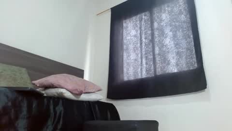 mila online show from 01/10/25, 05:02