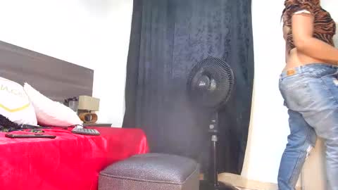 mila online show from 09/11/25, 04:01