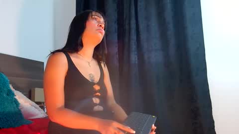 mila online show from 10/25/25, 04:31