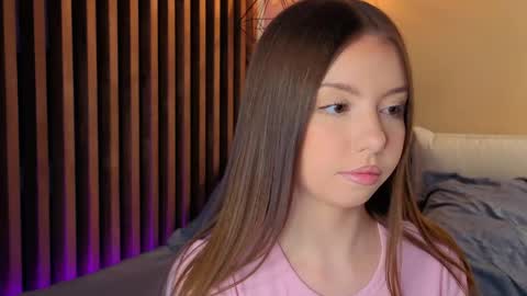 Snapshot of milaice chatting on 04/21/26, 03:07 Mila online show from 04/21/26, 03:07