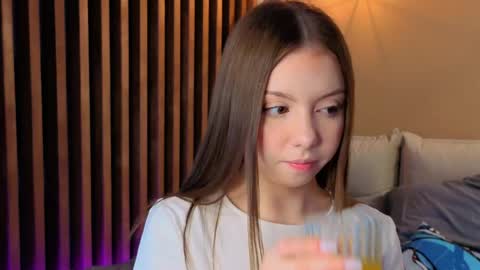 Snapshot of milaice chatting on 04/24/26, 03:14 Mila online show from 04/24/26, 03:14