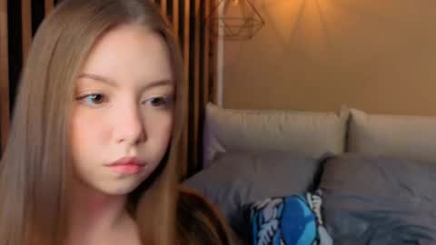 Snapshot of milaice chatting on 04/29/26, 03:16 Mila online show from 04/29/26, 03:16