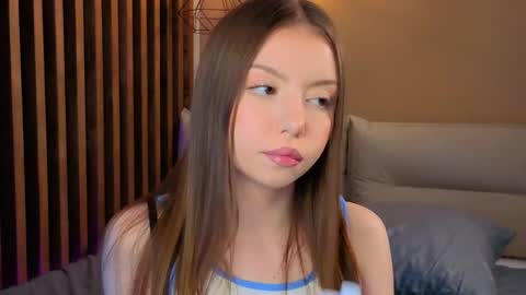 Snapshot of milaice chatting on 05/08/26, 03:06 Mila online show from 05/08/26, 03:06
