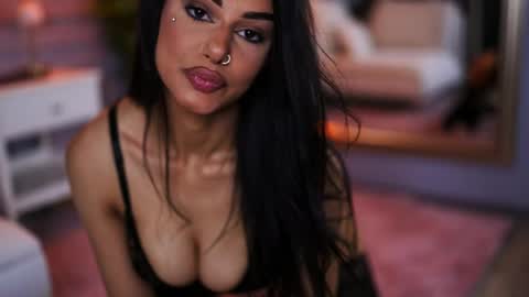 Snapshot of milakade chatting on 04/22/26, 08:43 Mila online show from 04/22/26, 08:43