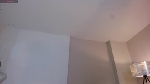 Snapshot of milalawrence_ chatting on 06/19/26, 11:47 Mila online show from 06/19/26, 11:47