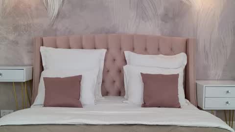 milaleoneli online show from 09/13/25, 03:34