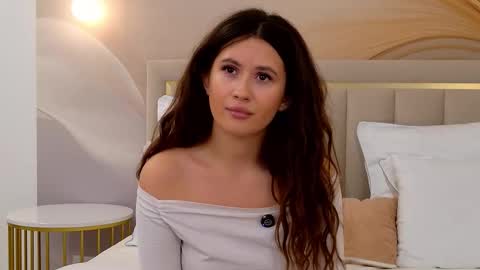 milaleoneli online show from 09/30/25, 03:39