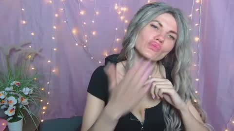 Snapshot of milaloona chatting on 04/17/26, 07:00 Milaloona online show from 04/17/26, 07:00