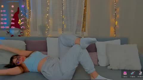 Snapshot of milaloove chatting on 12/16/24, 05:54 Mila online show from 12/16/24, 05:54