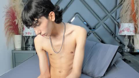 milan_lewiss online show from 11/15/25, 01:18