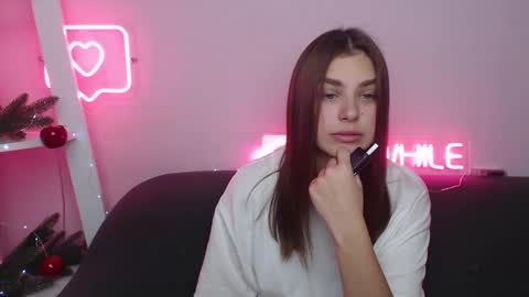 milanaangelas online show from 12/20/24, 10:49