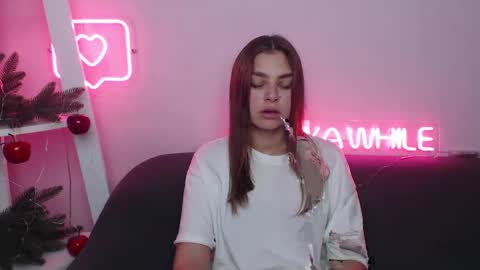milanaangelas online show from 12/22/24, 10:49
