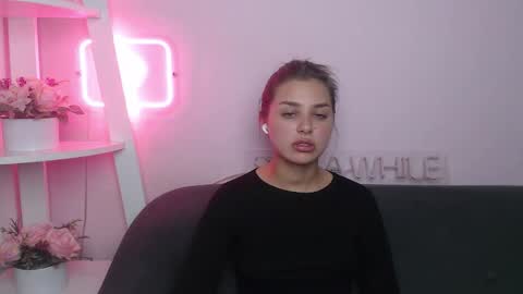 milanaangelas online show from 10/18/25, 04:52