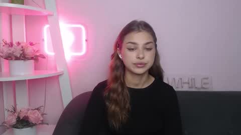 milanaangelas online show from 10/25/25, 04:53