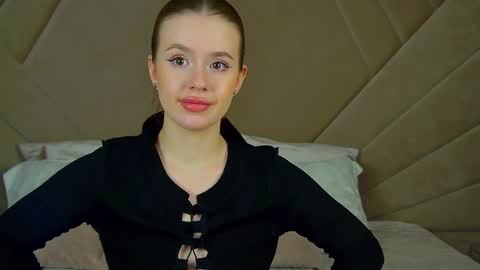 MilanaBalmain online show from 01/16/25, 01:37