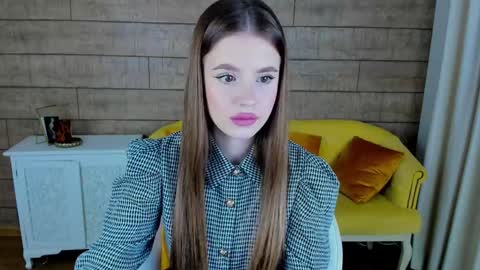 MilanaBalmain online show from 01/21/25, 04:32