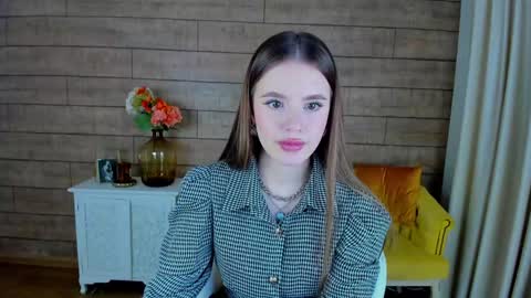 MilanaBalmain online show from 01/21/25, 10:41