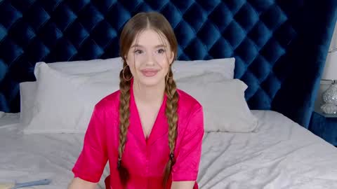 MilanaBalmain online show from 02/04/25, 07:40