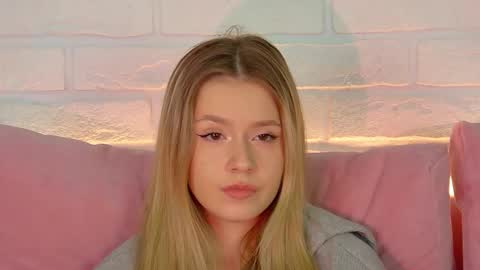 MilanaBalmain online show from 10/01/25, 04:13