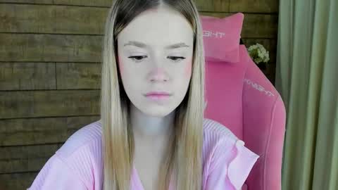 MilanaBalmain online show from 10/11/25, 04:12