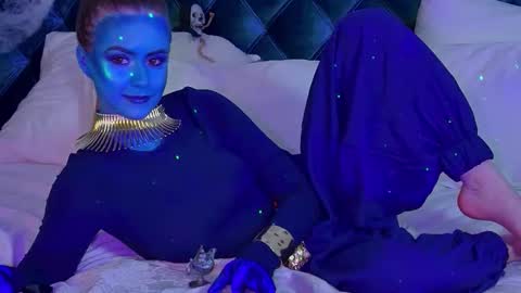 MilanaBalmain online show from 10/29/25, 05:14