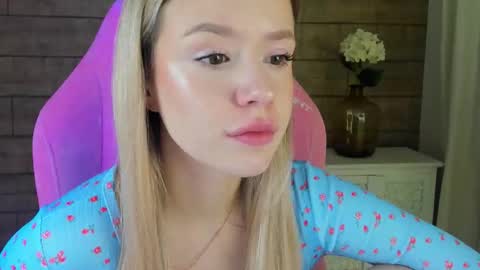 MilanaBalmain online show from 02/02/26, 04:22