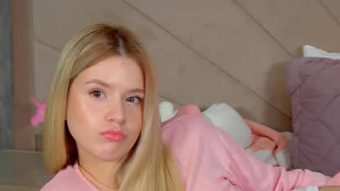 MilanaBalmain online show from 02/03/26, 06:40