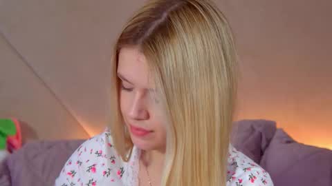 MilanaBalmain online show from 02/04/26, 04:13