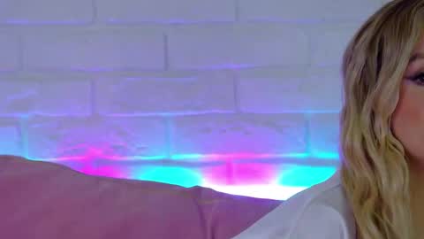 MilanaBalmain online show from 03/11/26, 04:13