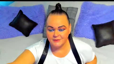 Snapshot of milanabiegert chatting on 11/09/25, 07:17 Lana online show from 11/09/25, 07:17