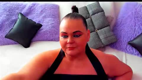 Snapshot of milanabiegert chatting on 11/14/25, 08:02 Lana online show from 11/14/25, 08:02