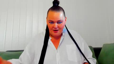 Snapshot of milanabiegert chatting on 03/16/26, 04:00 Lana online show from 03/16/26, 04:00