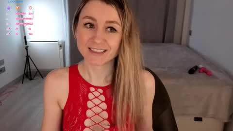 Milana online show from 10/27/25, 10:14