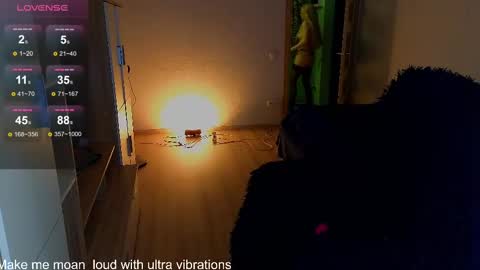 Snapshot of milanafox_ chatting on 02/23/25, 07:49 Lana online show from 02/23/25, 07:49