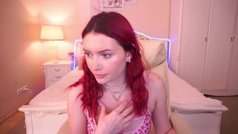 Snapshot of milanamusee chatting on 02/23/25, 10:39 Milana online show from 02/23/25, 10:39