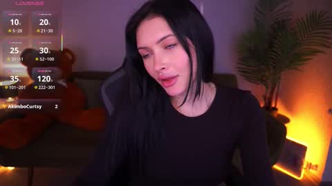 Snapshot of milanamusee chatting on 12/18/25, 02:56 Milana online show from 12/18/25, 02:56